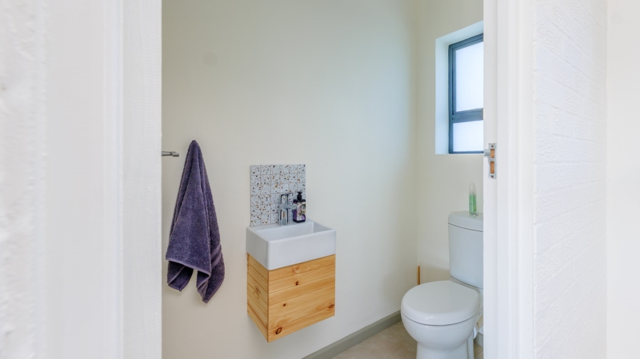 4 Bedroom Property for Sale in Struisbaai Western Cape